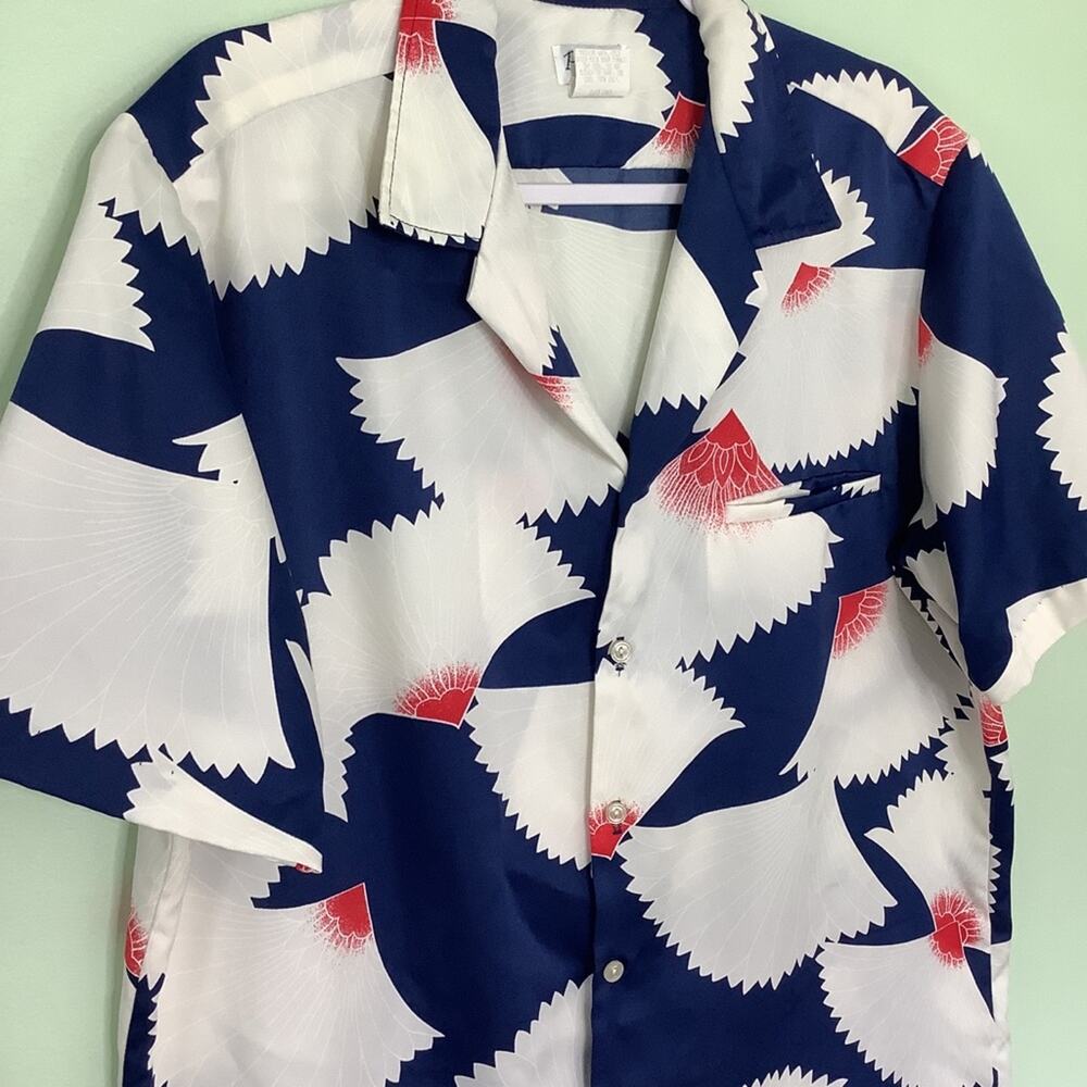 Vintage Pacifica Hawaii Hawaiian Floral Print Button Up Silky Shirt Patriotic